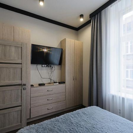 Стильна Квартира В Самому Центрі Lviv Eksteriør billede